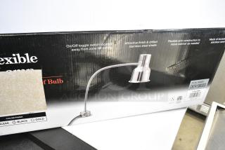 BRAND NEW SCRATCH AND DENT! Avantco 177HL24BK 24" Black Single Arm Bulb Warmer Flexible Heat Lamp. 120 Volts, 1 Phase.