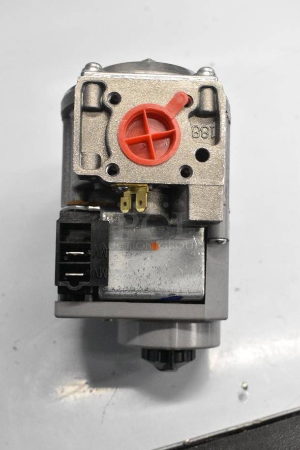 BRAND NEW SCRATCH AND DENT! Cooking Performance Group 351220079 Safety Valve - Image 6 of 8