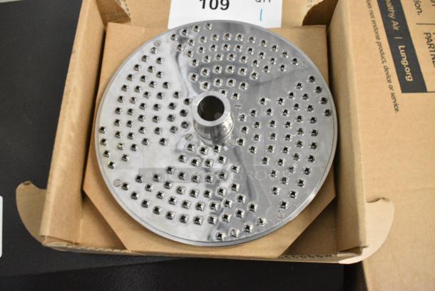 BRAND NEW SCRATCH AND DENT! Hobart 15GRATE-CHEESE-SS Hard Cheese Grater Plate - Image 3 of 5
