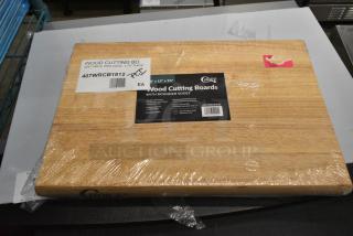 BRAND NEW SCRATCH AND DENT! 407WRCB1812 Choice 18" x 12" x 1 3/4" Wood Cutting Board with Rounded Edges
