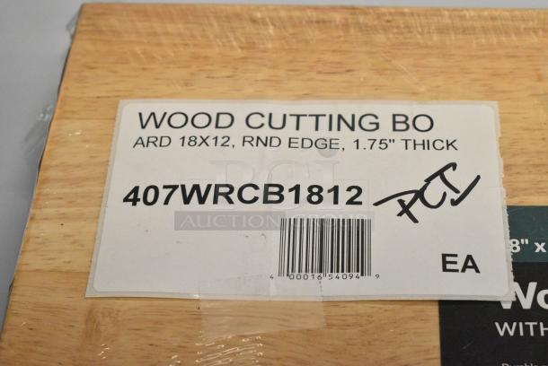 BRAND NEW SCRATCH AND DENT! 407WRCB1812 Choice 18" x 12" x 1 3/4" Wood Cutting Board with Rounded Edges - Image 3 of 5