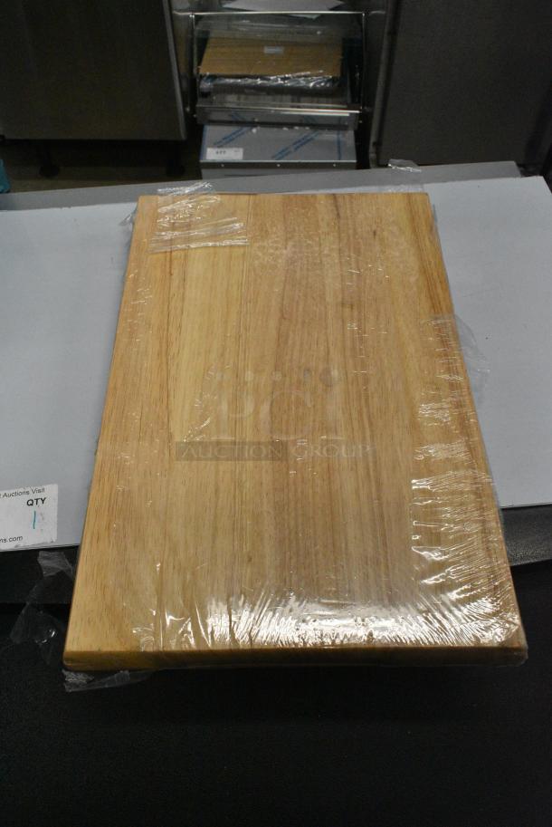 BRAND NEW SCRATCH AND DENT! 407WRCB1812 Choice 18" x 12" x 1 3/4" Wood Cutting Board with Rounded Edges - Image 5 of 5