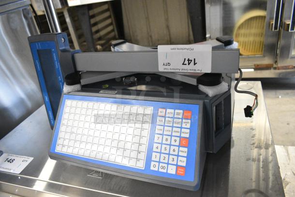 BRAND NEW SCRATCH AND DENT! AvaWeigh 334PCSP30T PCSP30T 30 lb. Digital WiFi Price Computing Scale with Thermal Label Printer and LCD Tower Display. 110-240 Volts, 1 Phase. Tested and Working! - Image 2 of 8