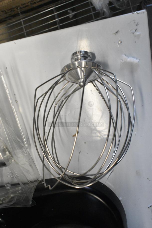 BRAND NEW SCRATCH AND DENT! Avantco 177MIX8BK Black 8 Qt. Bowl Lift Countertop Mixer w/ Mixing Bowl, Poly Bowl Guard, Dough Hook, Paddle and Whisk Attachments. 120 Volts, 1 Phase. Tested and Working! - Image 7 of 10