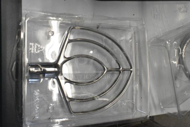 BRAND NEW SCRATCH AND DENT! Avantco 177MIX8BK Black 8 Qt. Bowl Lift Countertop Mixer w/ Mixing Bowl, Poly Bowl Guard, Dough Hook, Paddle and Whisk Attachments. 120 Volts, 1 Phase. Tested and Working! - Image 8 of 10