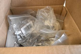 BRAND NEW SCRATCH AND DENT! Box of Avantco 178CLIP Refrigeration Shelf Clip