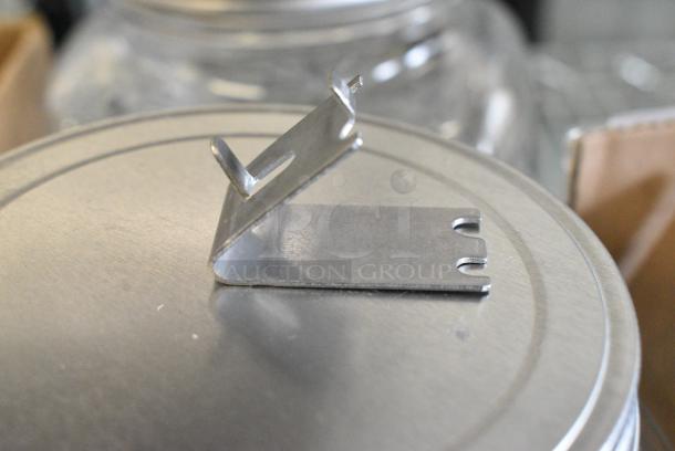 BRAND NEW SCRATCH AND DENT! Box of Avantco 178CLIP Refrigeration Shelf Clip - Image 4 of 6