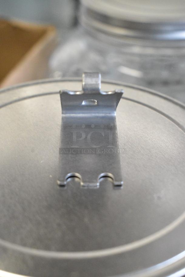 BRAND NEW SCRATCH AND DENT! Box of Avantco 178CLIP Refrigeration Shelf Clip - Image 5 of 6