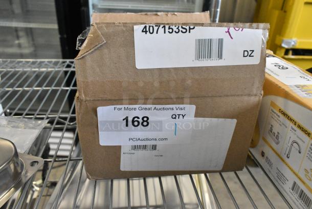 BRAND NEW SCRATCH AND DENT! Box of 12 Tablecraft 157S&P 2 oz. Flat Paneled Salt and Pepper Shaker - Image 2 of 5