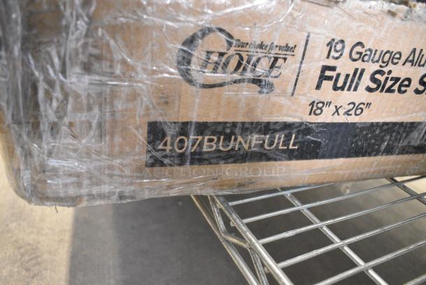 BRAND NEW SCRATCH AND DENT! Box of 12 Choice 407BUNFULL Full Size 18" x 26" 19 Gauge Wire in Rim Aluminum Bun Pan / Sheet Pan - Image 2 of 2