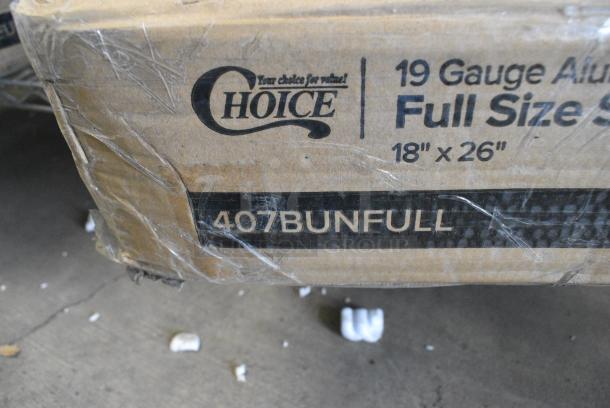BRAND NEW SCRATCH AND DENT! Box of 12 Choice 407BUNFULL Full Size 18" x 26" 19 Gauge Wire in Rim Aluminum Bun Pan / Sheet Pan - Image 3 of 3