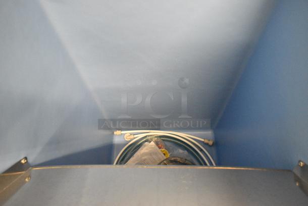 BRAND NEW SCRATCH AND DENT! 2024 Avantco Ice BIN23022 22" Ice Storage Bin - 275 lb. - Image 4 of 7