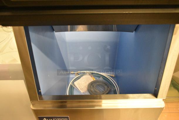 BRAND NEW SCRATCH AND DENT! 2024 Avantco Ice BIN23022 22" Ice Storage Bin - 275 lb. - Image 5 of 7