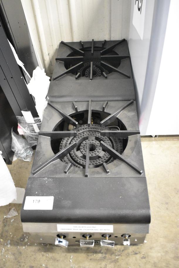 BRAND NEW SCRATCH AND DENT! Vulcan VSP200F-1 Stainless Steel Natural Gas 2 Burner Stock Pot Range. 220,000 BTU. - Image 2 of 6