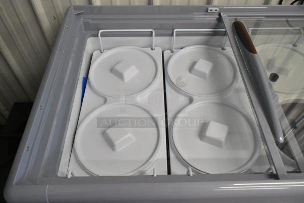 BRAND NEW SCRATCH AND DENT! Avantco 360ADC8N ADC-8-N 49" Customizable Ice Cream Dipping Cabinet w/ Poly Baskets and Bucket Lids on Commercial Casters. 115 Volts, 1 Phase. Tested and Working! - Image 4 of 8
