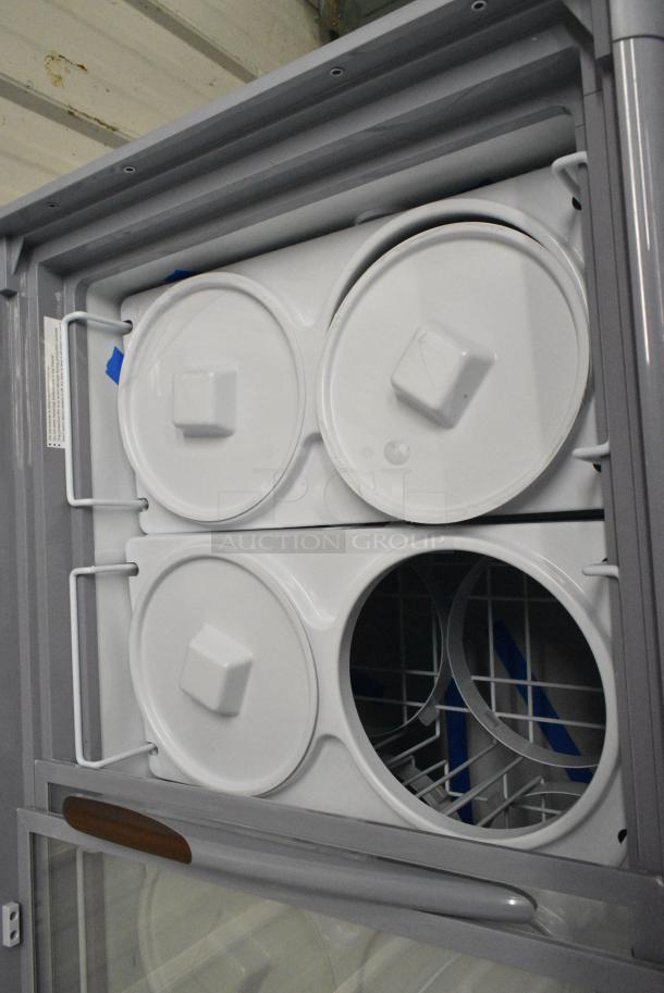 BRAND NEW SCRATCH AND DENT! Avantco 360ADC8N ADC-8-N 49" Customizable Ice Cream Dipping Cabinet w/ Poly Baskets and Bucket Lids on Commercial Casters. 115 Volts, 1 Phase. Tested and Working! - Image 5 of 8