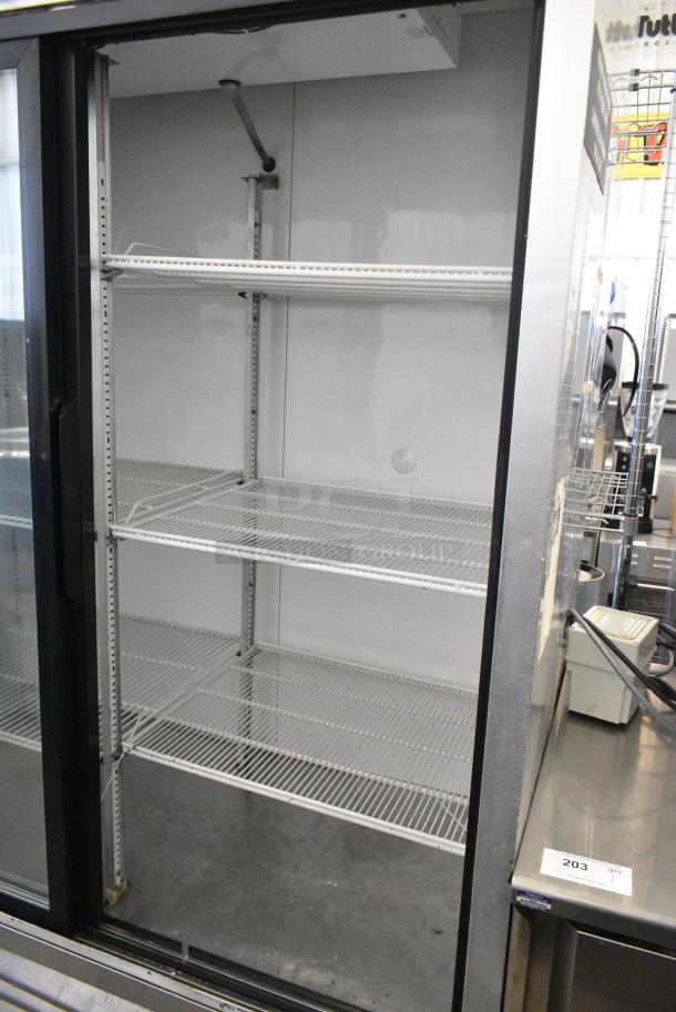 True TSD-47G Stainless Steel Commercial 2 Door Reach In Cooler Merchandiser on Commercial Casters. 115 Volts, 1 Phase. Tested and Working! - Image 4 of 5