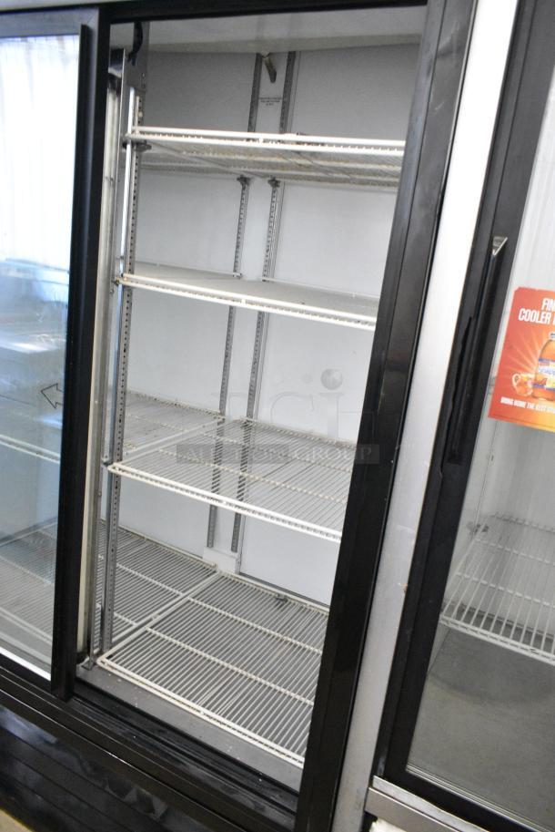 Beverage Air MT45 Metal Commercial 2 Door Reach In Cooler Merchandiser. 115 Volts, 1 Phase. Tested and Working! - Image 4 of 5