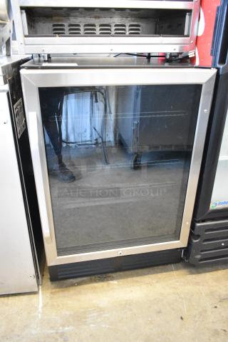 Avanti BCA516SS Metal Single Door Mini Cooler Merchandiser. 115 Volts, 1 Phase. Tested and Working!