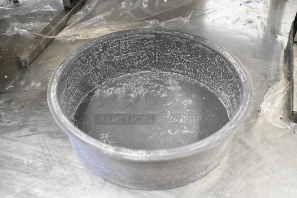 ALL ONE MONEY! Lot of 20 Various Items Including Metal Frames and Round Pan Liners - Image 3 of 4