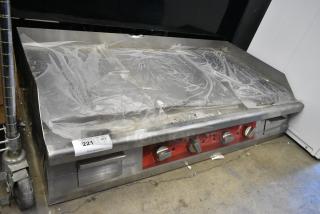 BRAND NEW SCRATCH AND DENT! Avantco 177EG48N Stainless Steel Commercial Countertop Electric Powered Flat Top Griddle. 208/240 Volts, 1 Phase.