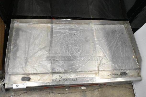 BRAND NEW SCRATCH AND DENT! Avantco 177EG48N Stainless Steel Commercial Countertop Electric Powered Flat Top Griddle. 208/240 Volts, 1 Phase. - Image 6 of 8