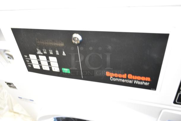 BRAND NEW SCRATCH AND DENT! 2024 Speed Queen Alliance SFNNCASP116TW01 Quantum Gold Pro FV6010WN 3.42 cu. ft. 27" Front Load Commercial Washer with Front Control - Coin Operated - Image 3 of 8