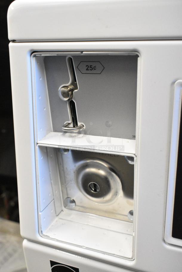 BRAND NEW SCRATCH AND DENT! 2024 Speed Queen Alliance SFNNCASP116TW01 Quantum Gold Pro FV6010WN 3.42 cu. ft. 27" Front Load Commercial Washer with Front Control - Coin Operated - Image 4 of 8