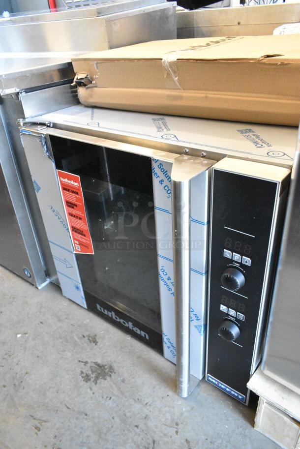 BRAND NEW SCRATCH AND DENT! Moffat Turbofan Stainless Steel Commercial Half Size Convection Oven. 208-240 Volts, 1 Phase. - Image 1 of 7