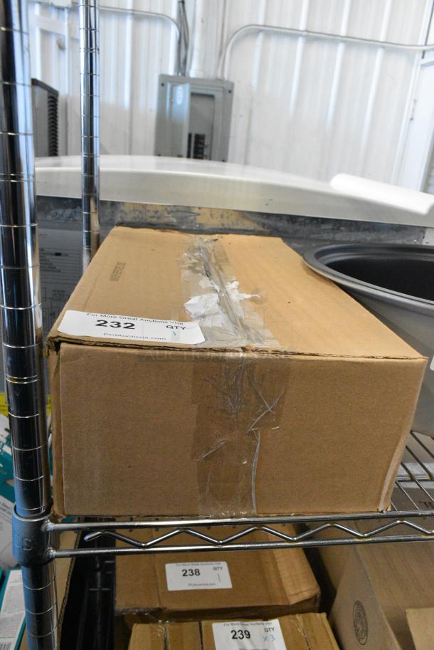BRAND NEW SCRATCH AND DENT! Box of 20 Carlisle 695607 Petal Mist 8 7/8" Clear Polycarbonate Plate - Image 2 of 6