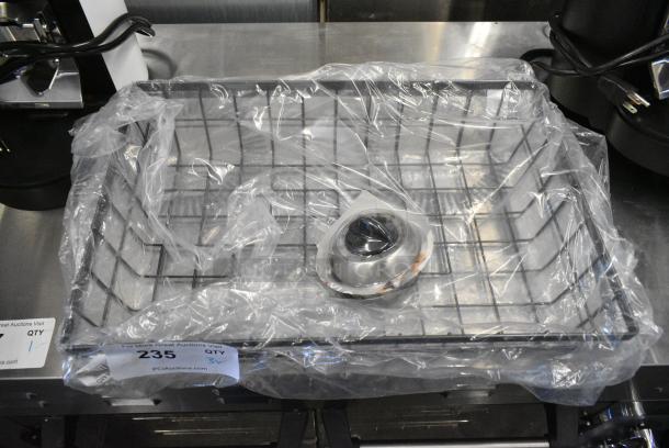 3 BRAND NEW SCRATCH AND DENT! Items Including Timer and 2 Metal Baskets. 3 Times Your Bid! - Image 1 of 6