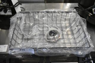 3 BRAND NEW SCRATCH AND DENT! Items Including Timer and 2 Metal Baskets. 3 Times Your Bid!
