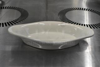 3 BRAND NEW SCRATCH AND DENT! Box of 4 4024534WH Acopa 8 oz. Ivory (American White) Oval Stoneware Rarebit. 3 Times Your Bid!