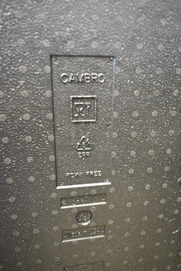 BRAND NEW SCRATCH AND DENT! Cambro FCKWFREE Black Insulated Food Carrying Catering Case. - Image 3 of 3