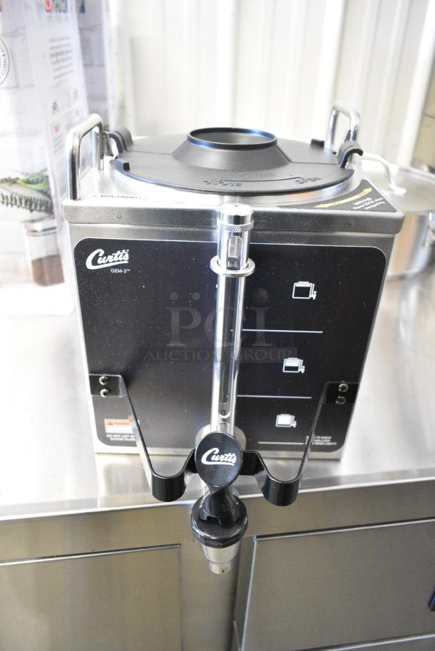 2 BRAND NEW SCRATCH AND DENT! Curtis GEM-3 Stainless Steel Coffee Server. 2 Times Your Bid! - Image 2 of 8