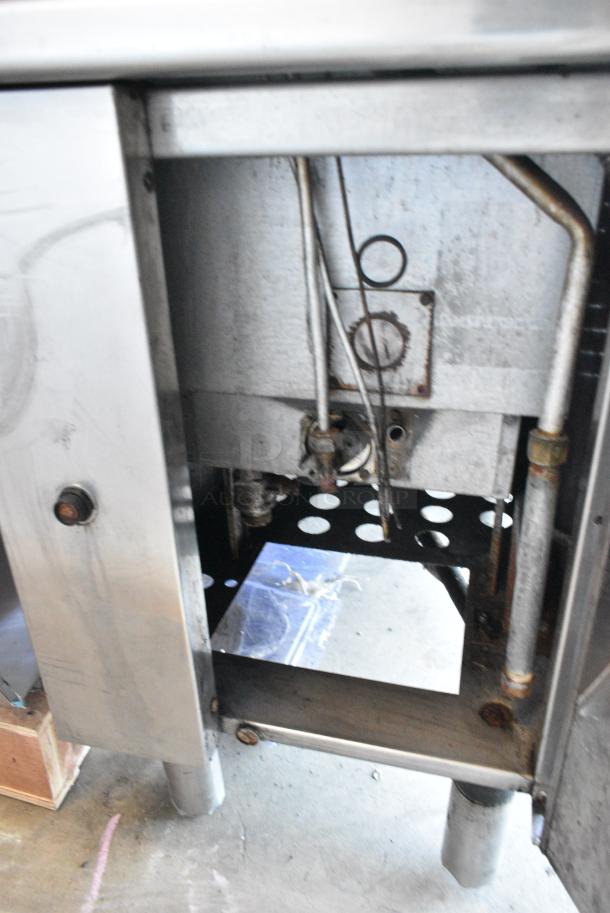 CPG1/45 Stainless Steel Commercial Floor Style Natural Gas Powered Pasta Cooker w/ Side Splash Guard. - Image 4 of 6