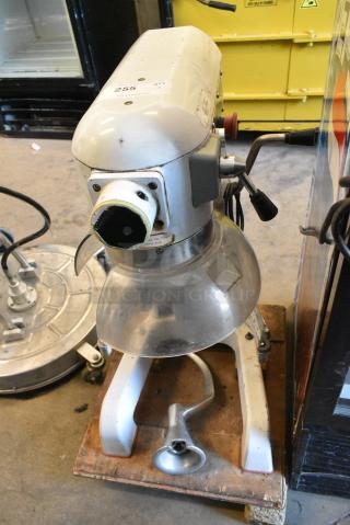 HL-B30M Metal 25 Quart Planetary Dough Mixer w/ Poly Bowl Guard and Dough Hook Attachment. 110 Volts, 1 Phase. Tested and Working!