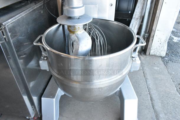 Hobart P600 Metal Commercial Floor Style 60 Quart Planetary Dough Mixer w/ Pelican Head, Stainless Steel Mixing Bowl, Dough Hook and Whisk Attachments. 240 Volts, 1 Phase. - Image 5 of 8