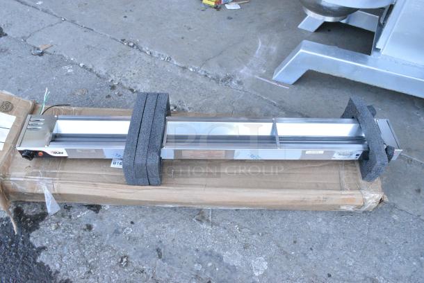 BRAND NEW SCRATCH AND DENT! APW Wyott FD-54L Metal Commercial Heat Strip. 120 Volts, 1 Phase. - Image 1 of 5