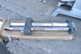 BRAND NEW SCRATCH AND DENT! APW Wyott FD-54L Metal Commercial Heat Strip. 120 Volts, 1 Phase.
