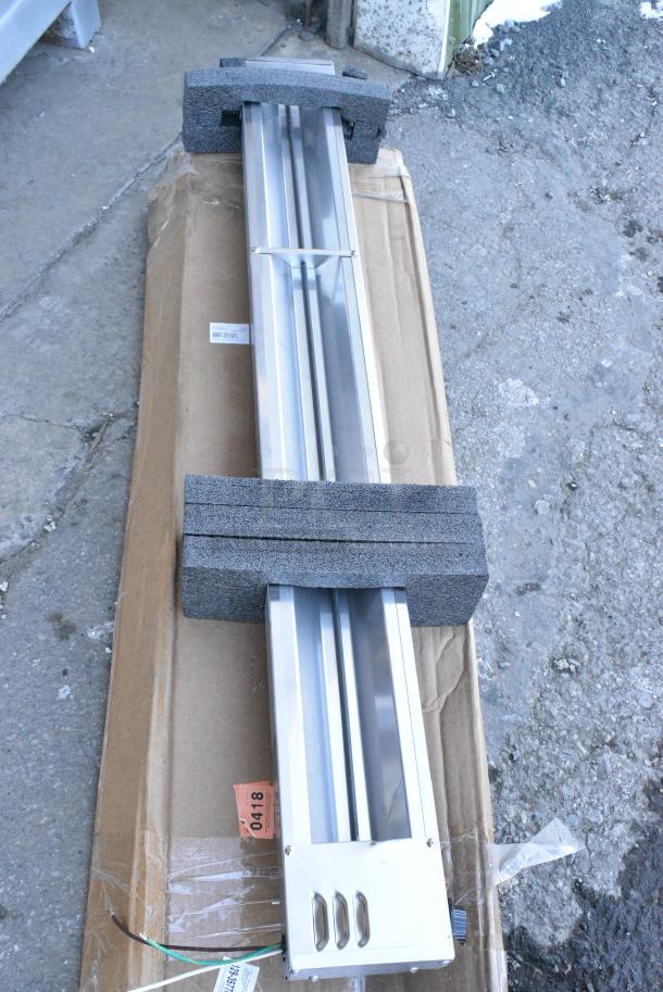 BRAND NEW SCRATCH AND DENT! APW Wyott FD-54L Metal Commercial Heat Strip. 120 Volts, 1 Phase. - Image 4 of 5
