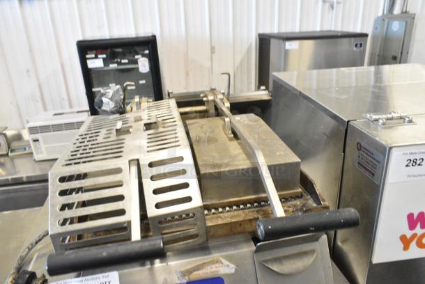 Prince Castle CG14G-2TP Stainless Steel Commercial Countertop Electric Powered Panini Press. 230 Volts, 1 Phase. - Image 4 of 6