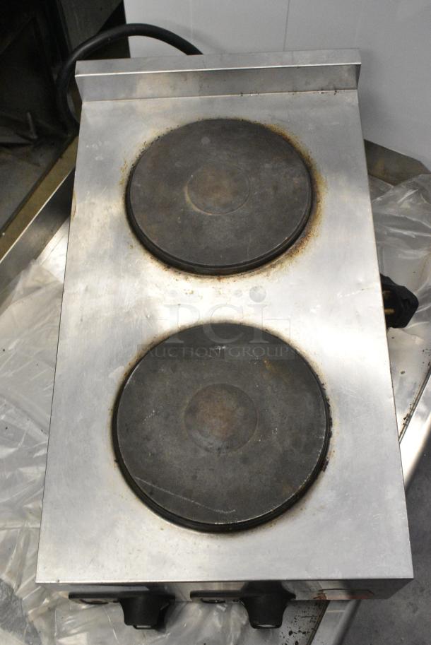 Vollrath Cayenne Stainless Steel Commercial Countertop Electric Powered 2 Burner Hot Plate Range. - Image 6 of 10