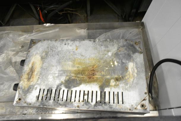 Vollrath Cayenne Stainless Steel Commercial Countertop Electric Powered 2 Burner Hot Plate Range. - Image 7 of 10