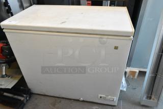General Electric GE FCM7SUHWW Metal Commercial Chest Freezer w/ Hinge Lid. 115 Volts, 1 Phase. Tested and Working!