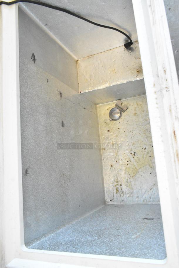 General Electric GE FCM7SUHWW Metal Commercial Chest Freezer w/ Hinge Lid. 115 Volts, 1 Phase. Tested and Working! - Image 3 of 5