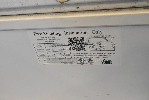 General Electric GE FCM7SUHWW Metal Commercial Chest Freezer w/ Hinge Lid. 115 Volts, 1 Phase. Tested and Working! - Image 5 of 5