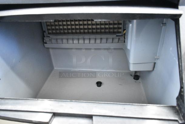 2016 Manitowoc KD0170A Stainless Steel Commercial Undercounter Self Contained Ice Machine. 115 Volts, 1 Phase. - Image 3 of 4