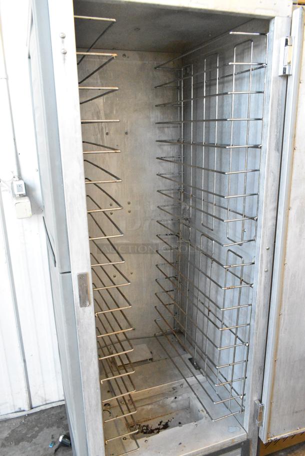 Metro Metal Heated Holding Cabinet on Commercial Casters. 120 Volts, 1 Phase. Cannot Test Due To Plug Style - Image 5 of 6