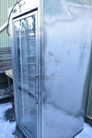 CustomCool GDR1R Metal Commercial Single Door Reach In Cooler Merchandiser. 115 Volts, 1 Phase.
